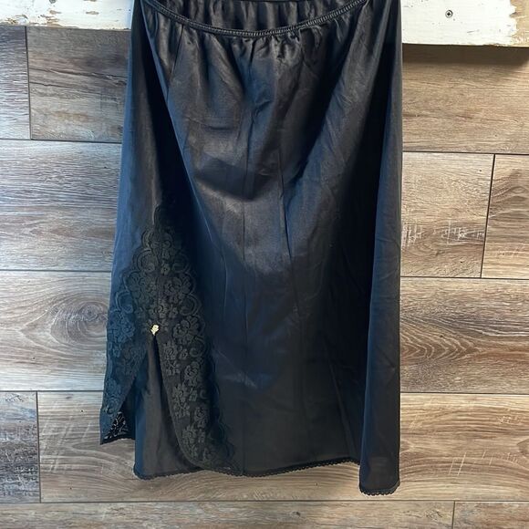 Ladies Black Lace Half Slip, Waist 12 1/2” (small) , Black with Pink Rose - Picture 1 of 6